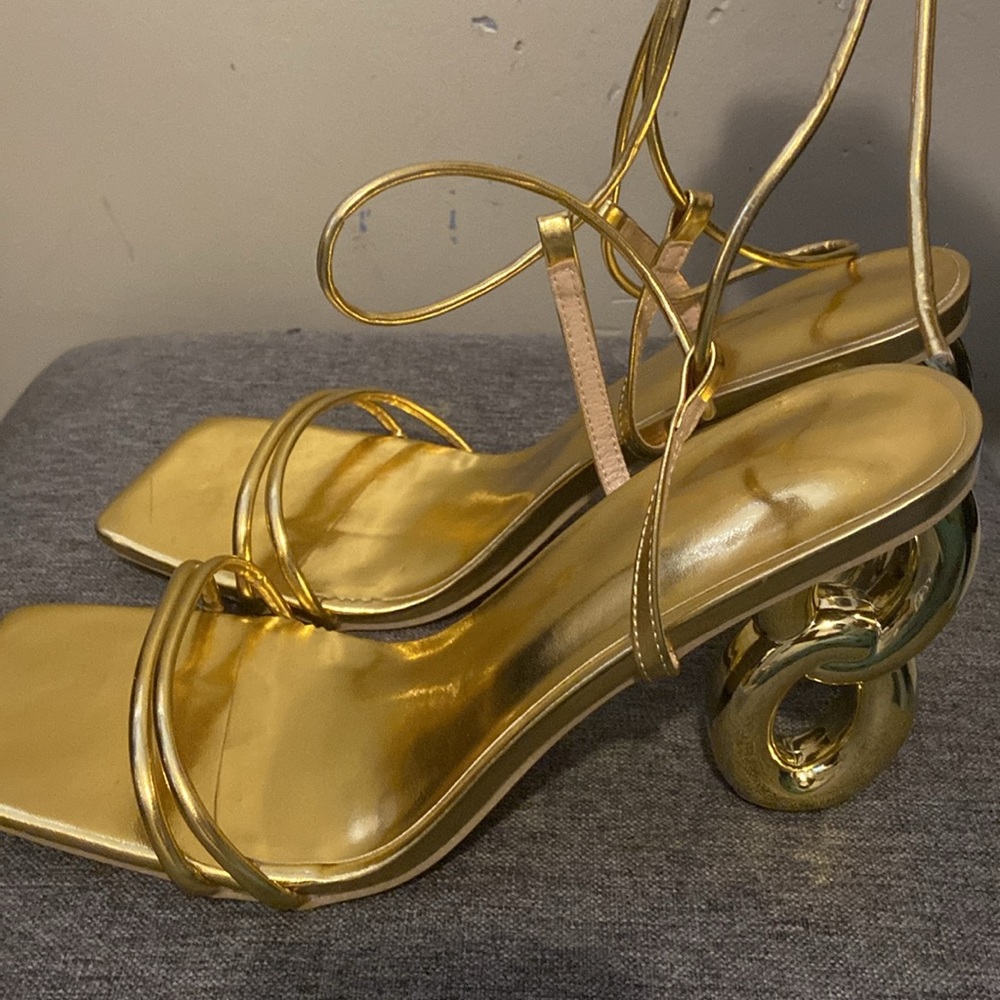 GOLD SCRAPPY SANDALS